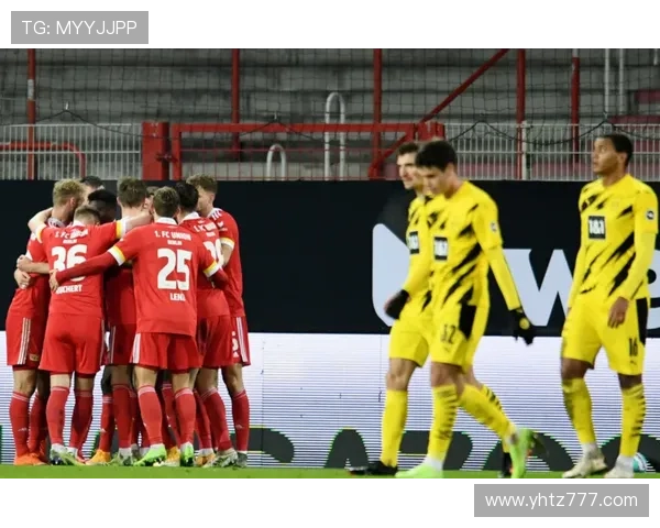 德甲争夺战升级拜仁多特争抢17岁中场新星德卡特